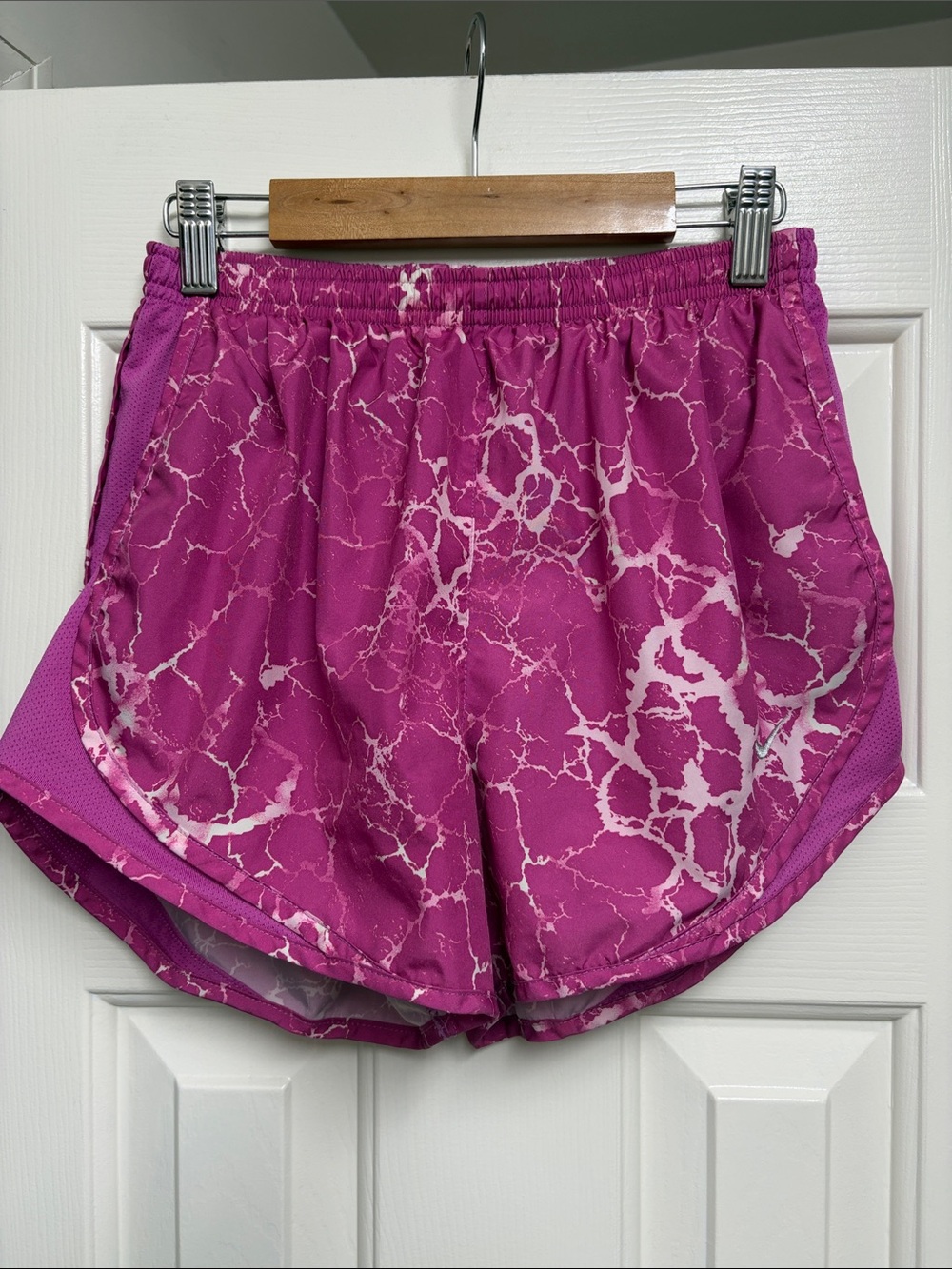 Nike Women’s Magenta Marble Print Athletic Shorts